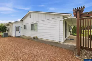 401 S Cascade Dr, Woodburn, OR 97071 - Photo 31
