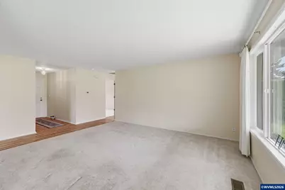 401 S Cascade Dr, Woodburn, OR 97071 - Photo 17