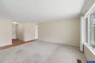 401 S Cascade Dr, Woodburn, OR 97071 - Photo 17