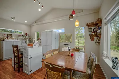 1232 SW 3rd Av, Mill City, OR 97360 - Photo 19