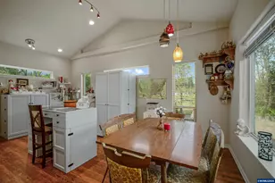 1231 SW 3rd Ave, Mill City, OR 97360 - Photo 19