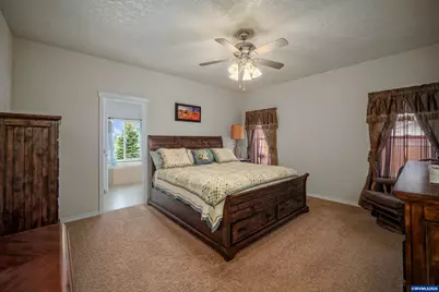 1232 SW 3rd Av, Mill City, OR 97360 - Photo 23