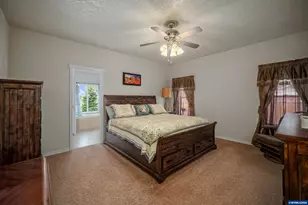 1231 SW 3rd Ave, Mill City, OR 97360 - Photo 23