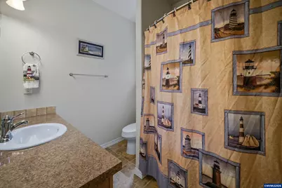 1232 SW 3rd Av, Mill City, OR 97360 - Photo 35