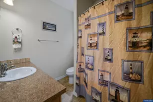1231 SW 3rd Ave, Mill City, OR 97360 - Photo 35