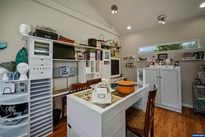 1232 SW 3rd Av, Mill City, OR 97360 - Photo 21