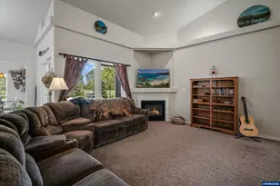 1231 SW 3rd Ave, Mill City, OR 97360 - Photo 11