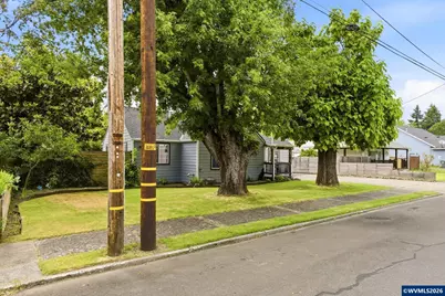 924 7th Av, Sweet Home, OR 97386 - Photo 3