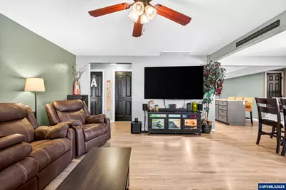 924 7th Av, Sweet Home, OR 97386 - Photo 7