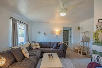 667 W Rose St, Lebanon, OR 97355 - Photo 5