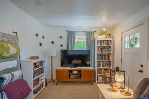 667 W Rose St, Lebanon, OR 97355 - Photo 11