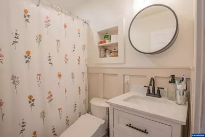 667 W Rose St, Lebanon, OR 97355 - Photo 15