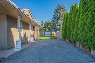 667 W Rose St, Lebanon, OR 97355 - Photo 25