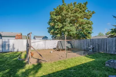 667 W Rose St, Lebanon, OR 97355 - Photo 23