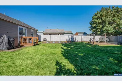 667 W Rose St, Lebanon, OR 97355 - Photo 21