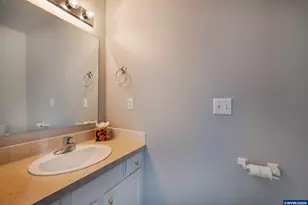 332 Crystal Springs Ln N, Keizer, OR 97303 - Photo 39