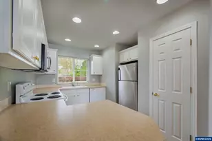 332 Crystal Springs Ln N, Keizer, OR 97303 - Photo 15