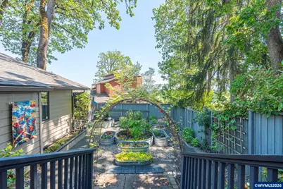 2734 NW Garryanna Dr, Corvallis, OR 97330 - Photo 17