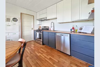 1290 Oak Villa Rd, Dallas, OR 97338 - Photo 9