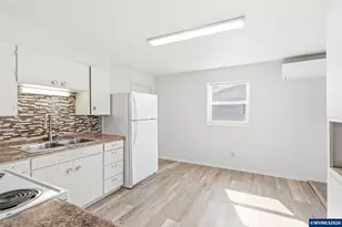 1121 Spruce St, Sweet Home, OR 97386 - Photo 11