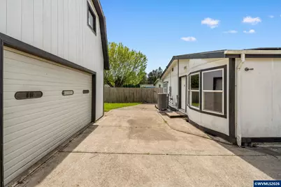 1036 Alder Ln, Woodburn, OR 97071 - Photo 9