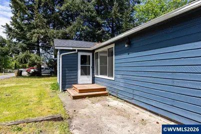 2306 Jefferson St, Sweet Home, OR 97286 - Photo 5