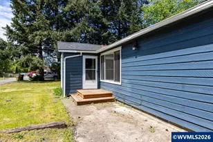 2306 Jefferson St, Sweet Home, OR 97286 - Photo 5
