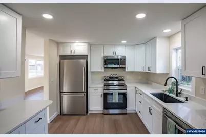 705 Tangent St, Lebanon, OR 97355 - Photo 3