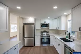 705 Tangent St, Lebanon, OR 97355 - Photo 3