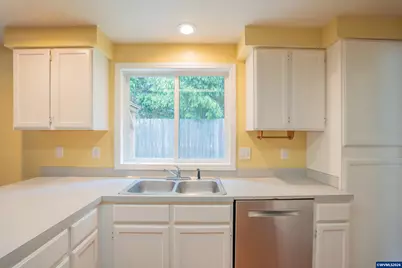 1213 NE Conroy Pl, Corvallis, OR 97330 - Photo 7
