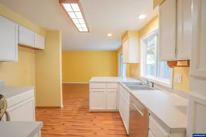 1213 NE Conroy Pl, Corvallis, OR 97330 - Photo 3