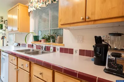 1000 S McKern Ct #125, Newberg, OR 97132 - Photo 11