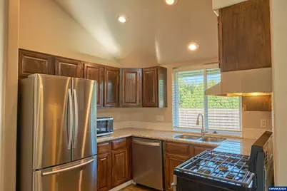 4674 Red Cherry Ct SE, Salem, OR 97317 - Photo 9
