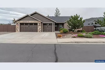 217 White Oak Wy, Shady Cove, OR 97539 - Photo 3