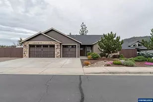 217 White Oak Way, Shady Cove, OR 97539 - Photo 3