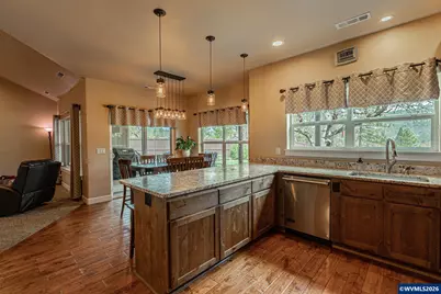 217 White Oak Wy, Shady Cove, OR 97539 - Photo 9