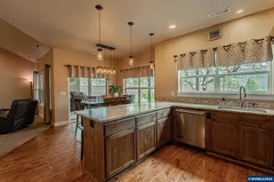 217 White Oak Way, Shady Cove, OR 97539 - Photo 9