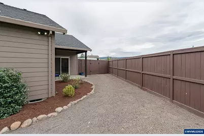 217 White Oak Wy, Shady Cove, OR 97539 - Photo 25