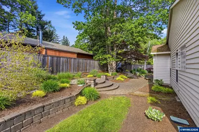 1857 Webster Dr SE, Salem, OR 97302 - Photo 37