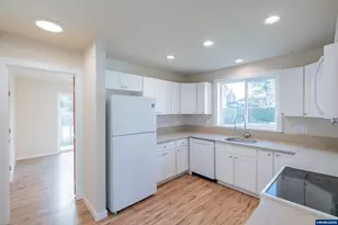 3392 Sunnyview Rd NE, Salem, OR 97301 - Photo 31