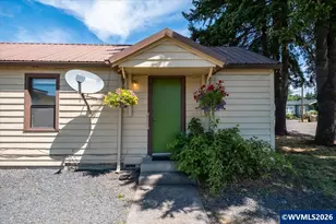 1044 23rd Ave, Sweet Home, OR 97386 - Photo 3