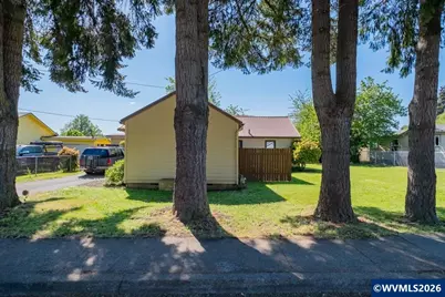 1044 23rd Av, Sweet Home, OR 97386 - Photo 3