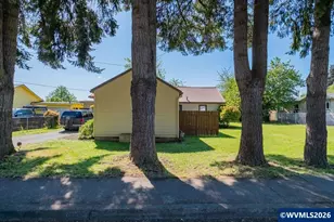 1044 23rd Ave, Sweet Home, OR 97386 - Photo 3