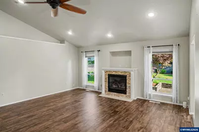 812 SW 8th St, Sublimity, OR 97385 - Photo 13