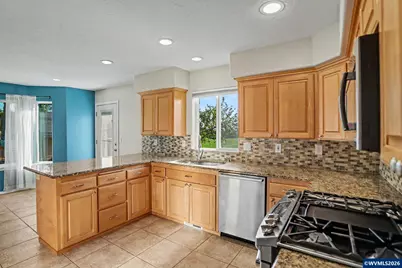 812 SW 8th St, Sublimity, OR 97385 - Photo 21