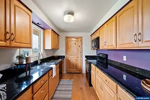 375 Park Ln, Harrisburg, OR 97446 - Photo 11