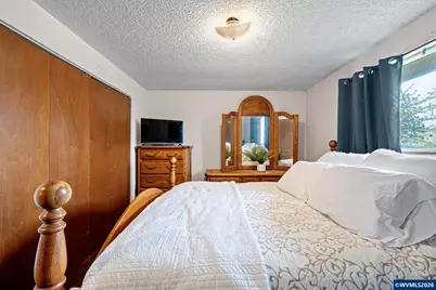 375 Park Ln, Harrisburg, OR 97446 - Photo 19