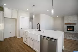 739 Emily Grace Ln SE, Salem, OR 97306 - Photo 23