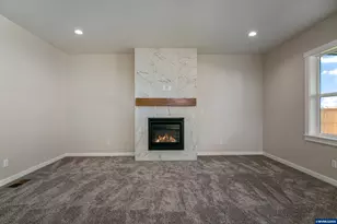 739 Emily Grace Ln SE, Salem, OR 97306 - Photo 13