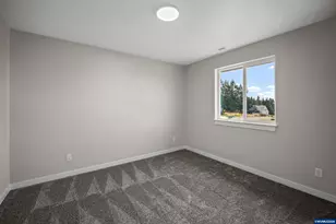 739 Emily Grace Ln SE, Salem, OR 97306 - Photo 37